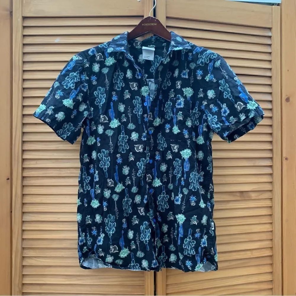 The North Face Cactus Print Button Up Size Small
